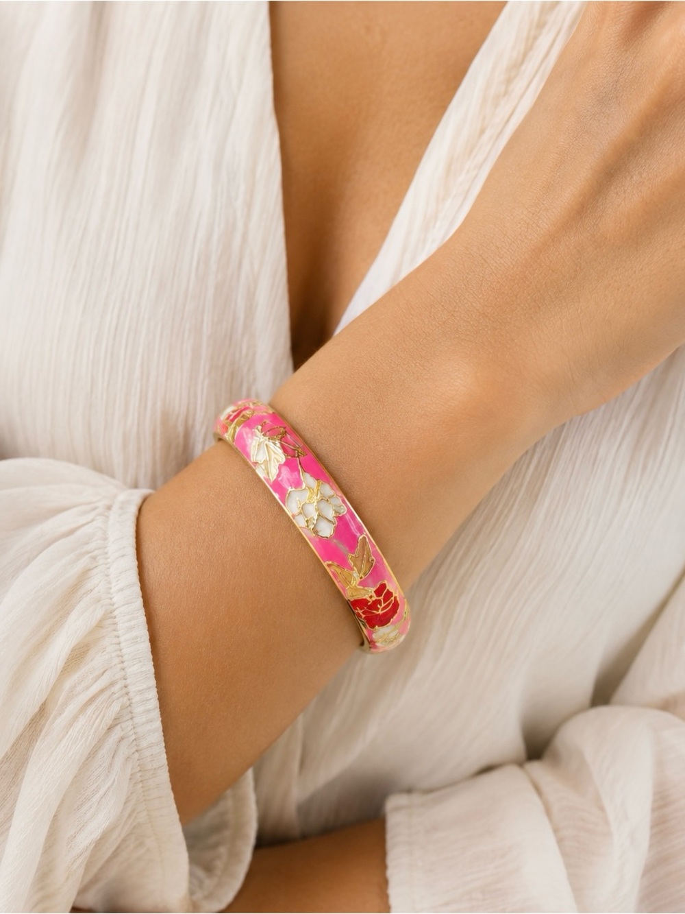 Floral Pink cloisonne like inlayed
Enamel Bangle NWT on spring hinge
Easy on/off